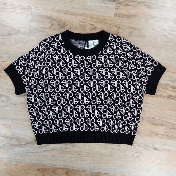 🔸️NWT H&M Divided Black & Pink Short Sleeve Cropped Sweater - Picture 5 of 16